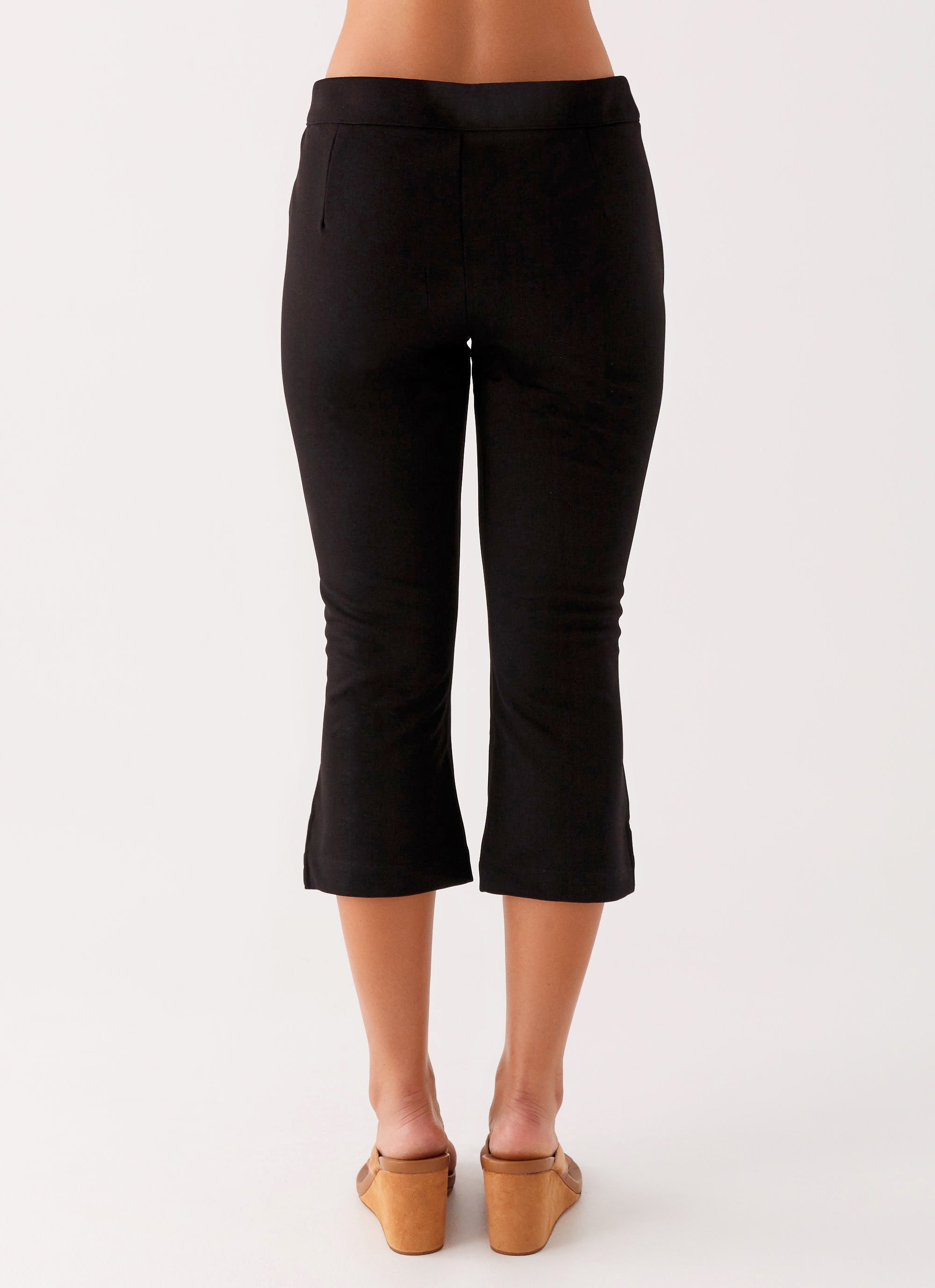 Rue Capri Pants - Black